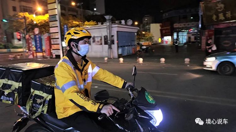 电动车换电瓶方便吗_电动电瓶换车怎么换_电动车换电瓶