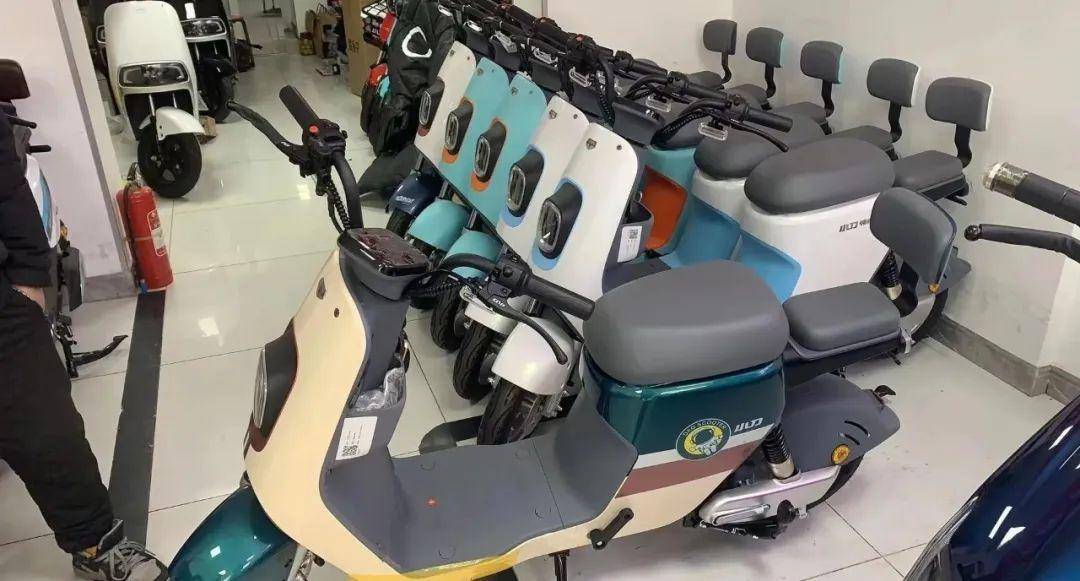 电动车放置一个月，电瓶被“饿死”！维修利润“相当可观”…